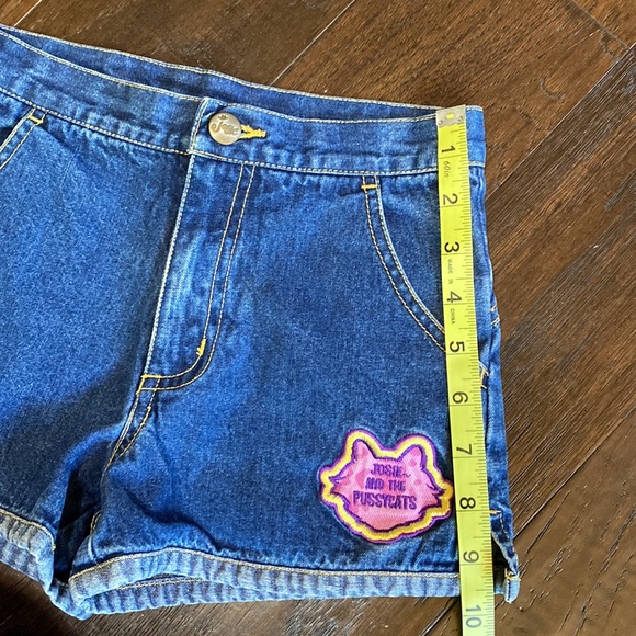Josie and the Pussycats vintage denim shorts size 6/6X great condition - Picture 9 of 10